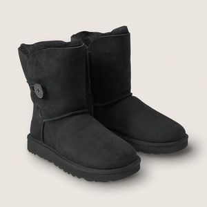 Black Bailey Button Ugg Boots